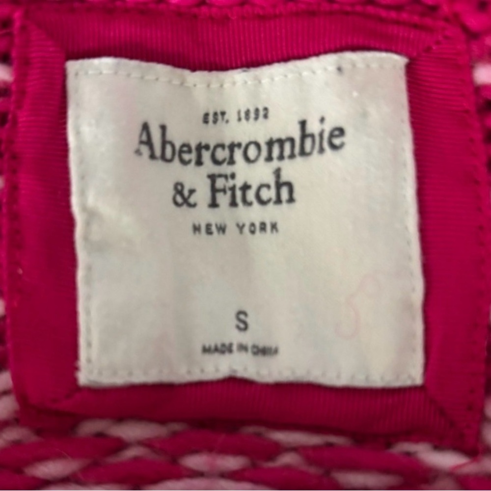 As Seen On Ariana Grande, Pink Christmas Sweater - Picture 4 of 5